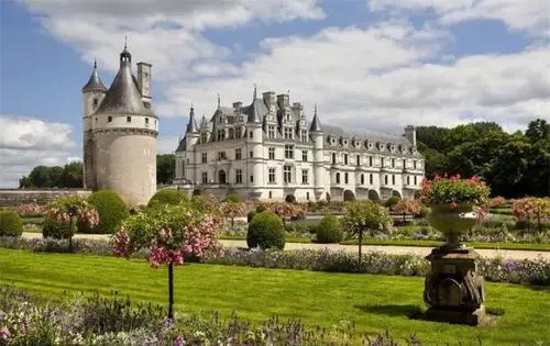 第37004014号“雪浓莎 CHENONCEAU”商标准予注册的决定